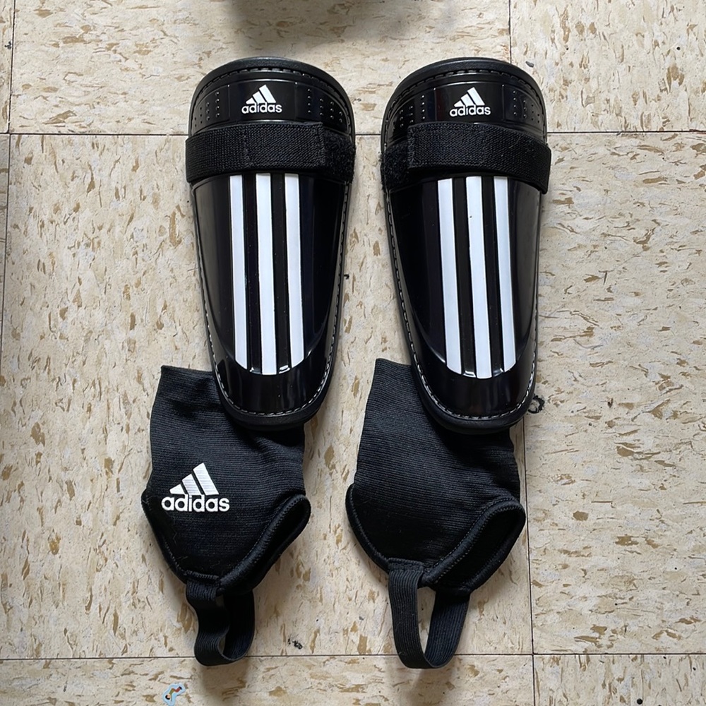 Adidas ADI club shinguards, size Medium, black.